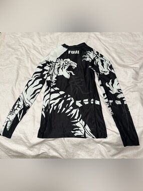 Fuji rashguard unisex size S, fully sublimated fighting tiger BJJ martial arts